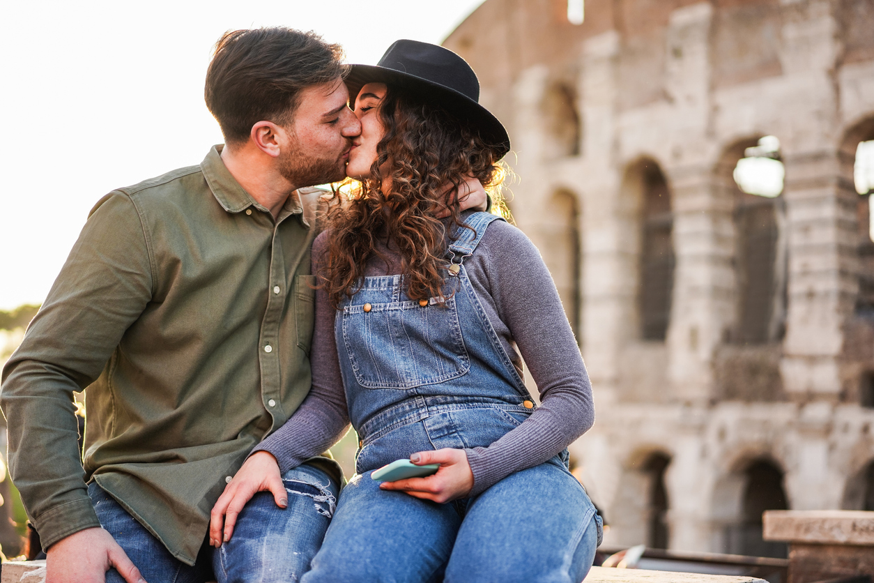 Mononucleosi, cos’è la malattia del bacio? Humanitas Medical Care